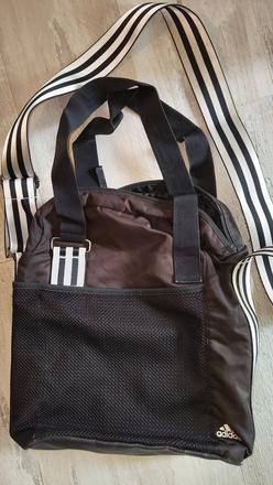 Taska, adidas