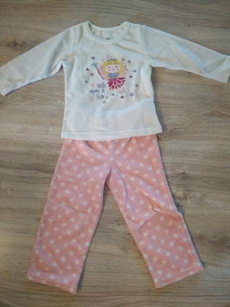 Hrubšie pyžamko, 92