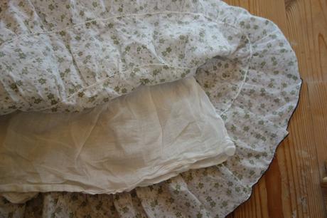 Vidiecke dievčenské šaty, 104