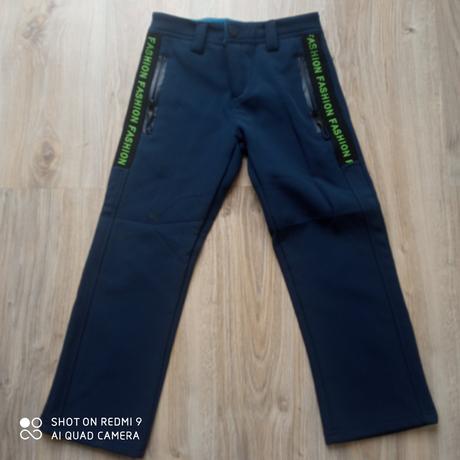 Softvérové nohavice, 122