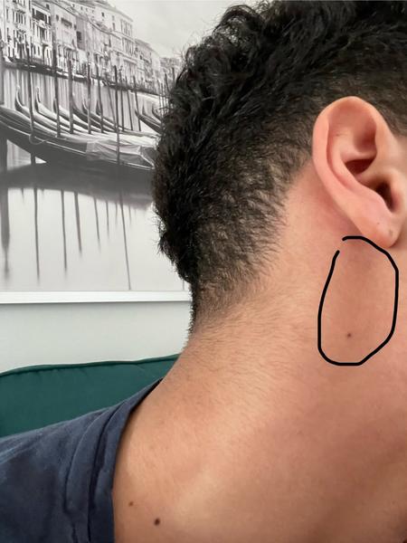 Bolesť pod ušami pri chrípke: Čo to znamená?