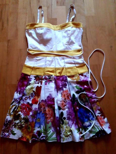 Nadherne letne satky rinascimento,ako nove, s