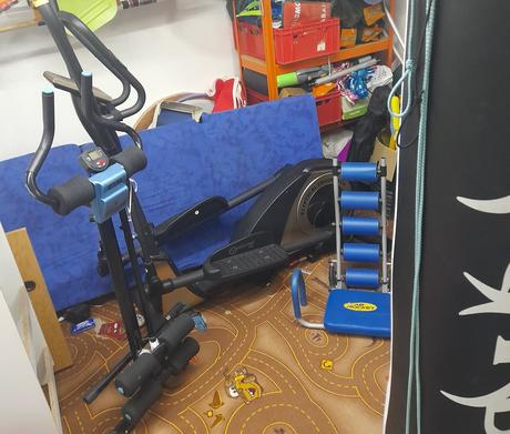 Zánovný ab rocket, stroj na posilňovanie brušných, 