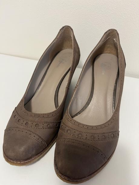 Poltopánky na opätku, baťa,40