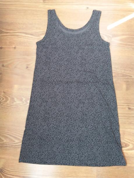 Šaty nenosené, c&a,s