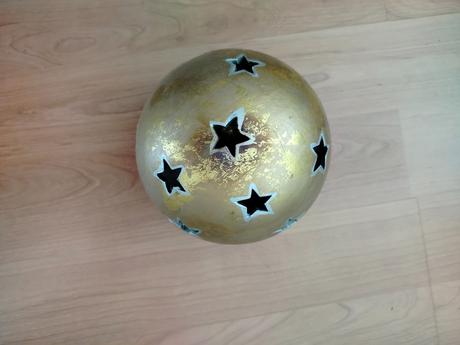 Guľový svietnik s hviezdičkami, 