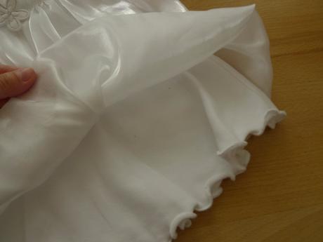 Šaty s čelenkou, richelieu,74