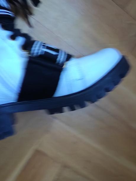 Twinset originál celokozenne workery, 37