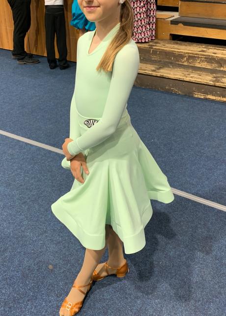 Saty na spolocensky tanec, 122