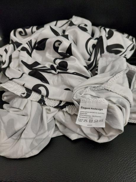 Bielo- čierne návleky,