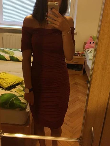 Priliehavé šaty, 34