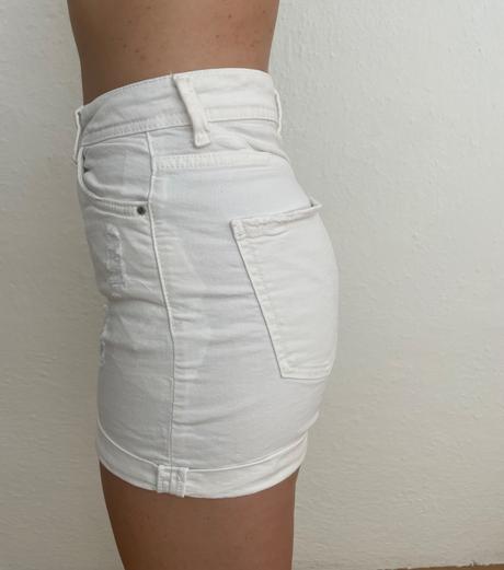 Kraťasy, bershka,36