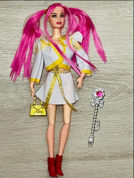 K-pop demon hunters bábíka, 