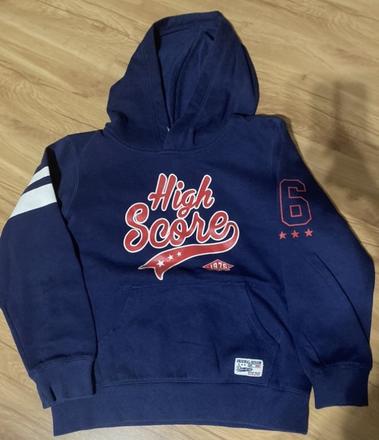 Hrubšia mikina, 146