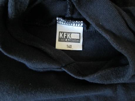 Tricko s kapucou, 140