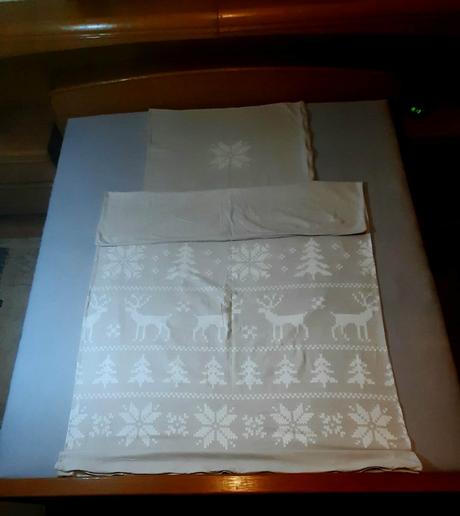 Predám posteľné obliečky s vianočným motívom-teplé, 