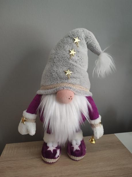 Stojaci vianočný škriatok,