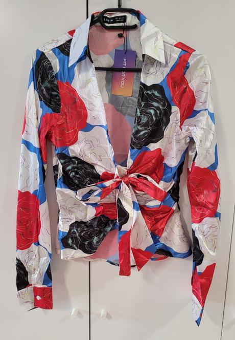 Bielo čierno červená blúzka, s