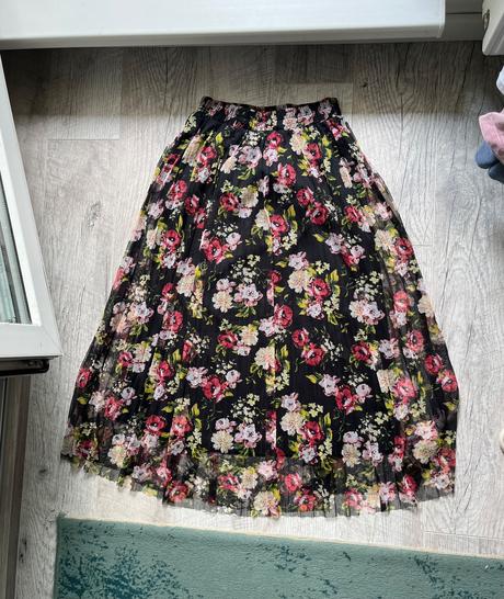 Tylová sukňa s kvietkami, xs