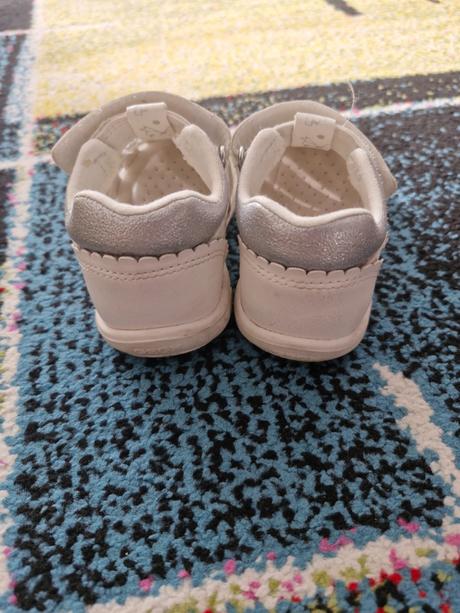 Biele dievčenské sandálky, geox,22