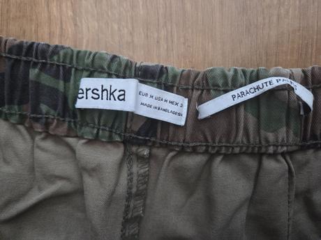 Nohavice maskace, bershka,m