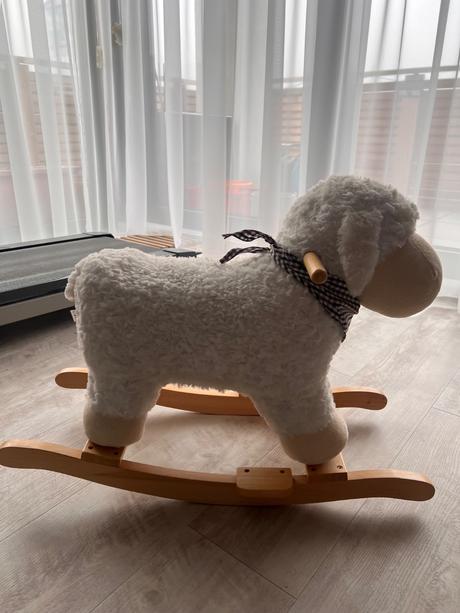 Hojdacia drevená ovečka, 