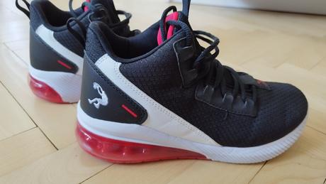 Basketbalové tenisky, 37