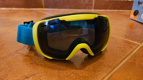 Detská helma na lyžovanie + okuliare, l