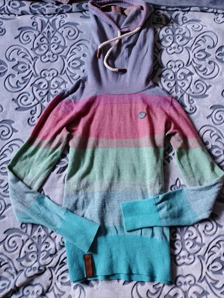 Naketano krásny dámsky roláčik, svetrík, s