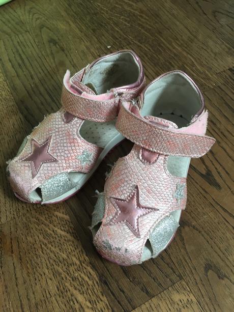 Sandálky, kornecki,22