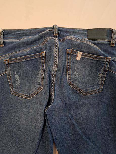 Liu jo rifle, liu jo,28