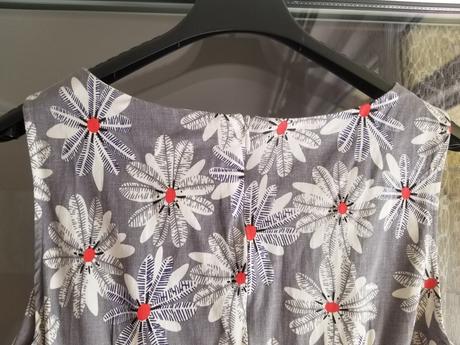 Kvietkovane šaty, m