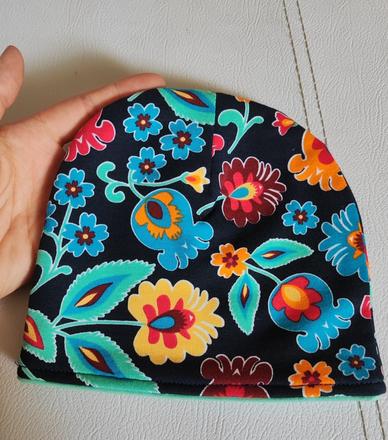 Handmade obojstranná čiapočka, 68