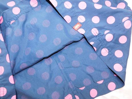 Velmi pekne bodkovane šaty, 34