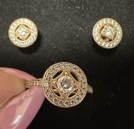 Náušnice + prsteň vo farbe gold rose zn. pandora, pandora