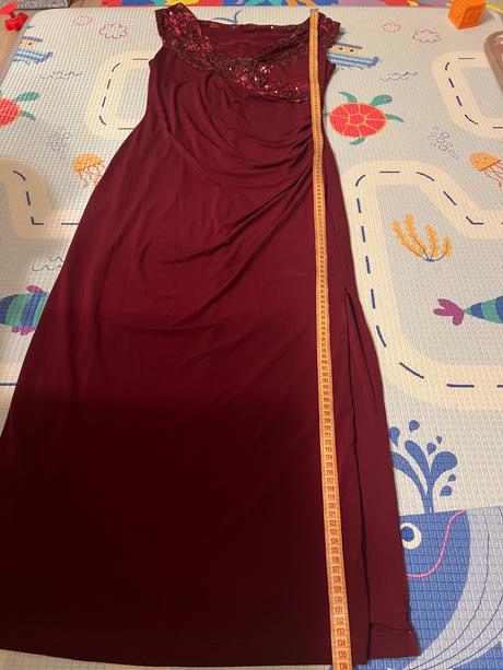 Plesove saty s flitrami, 40