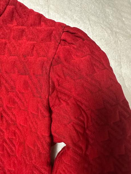 Červené šaty s nazberanými rukávmi magenta, l / m