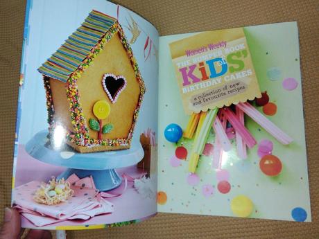 The bumper book of kids' birthday cakes, 