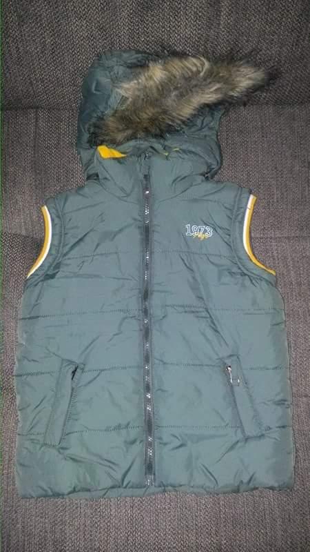 Chlapčenská nová vesta, 110