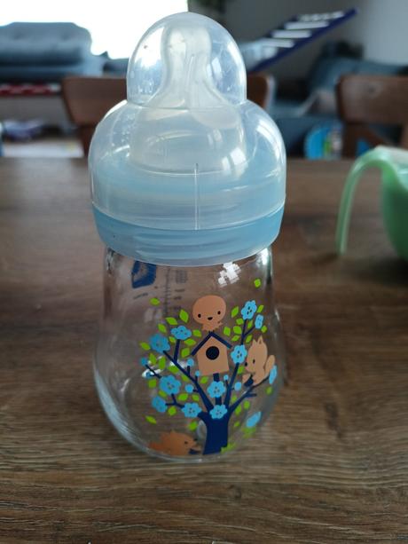Sklena flasa mam, mam