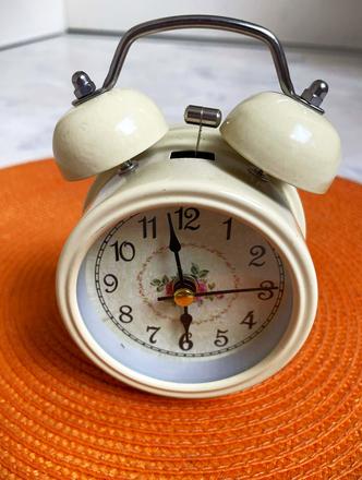 Starožitný budík,