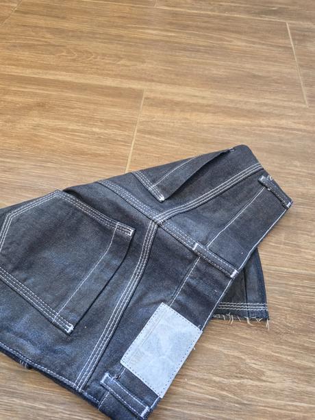 Lesklá sukňa č.140, 140