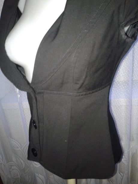 Darujem čierne letné podšité sačko veľ. 36/38, s