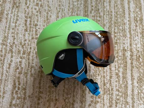 Lyžiarska prilba so štítom uvex visor pro 54-56 cm, uvex,m