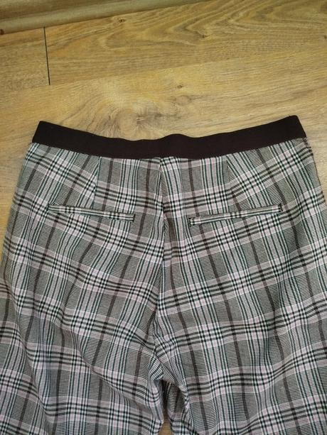 Károvane nohavice, stradivarius,m