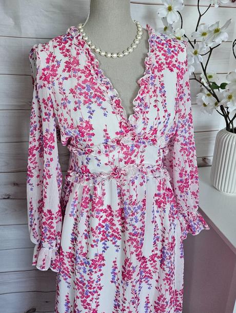 Krásne lahulinké šaty, 38