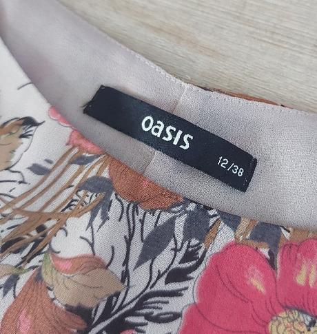 Kvetinová blúzka, 38