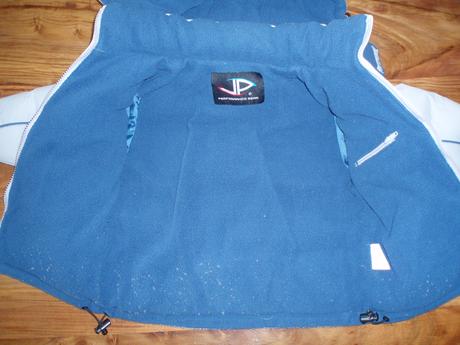 Zachovalá vetrovočka, 98