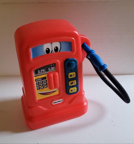 Little tikes autíčko +interaktívna pumpa, 