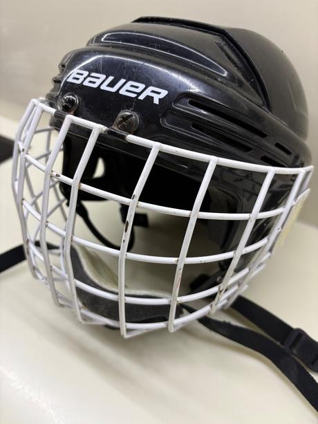 Predam hokejovu prilbu bauer bhh2100s, bauer,s